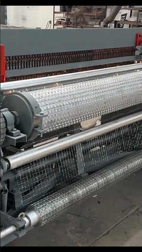 ⚙️ High-speed welded wire mesh roll production in action!