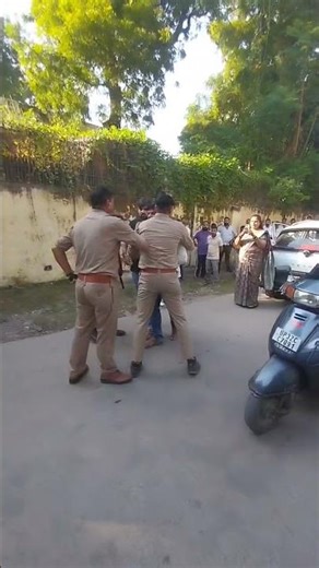 Police's high-handedness came to light, video went viral on social media #topnews #trending #vira...