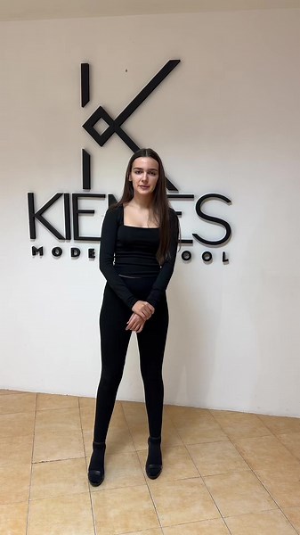 Kiemes Model pe TikTok