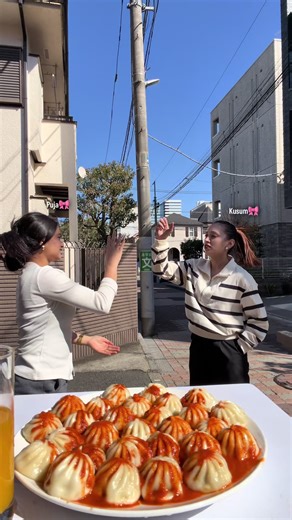 Mukbang Puja dan Kusum: Makan Lari Lari Dimsum