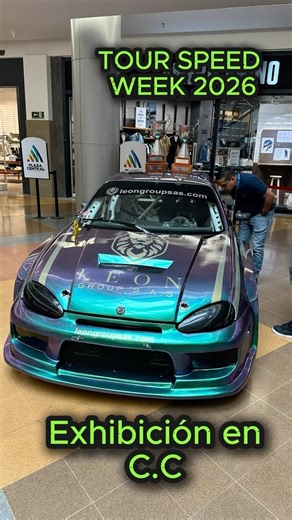 Exhibición Carritos en plaza central Bogota