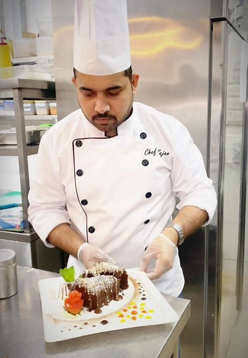 Expert Cake Plating Techniques for Stunning Desserts