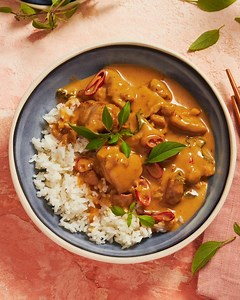 226K views · 6.5K reactions | The weeknight chicken dinner recipe that everyone will love. | Marion Grasby | Facebook