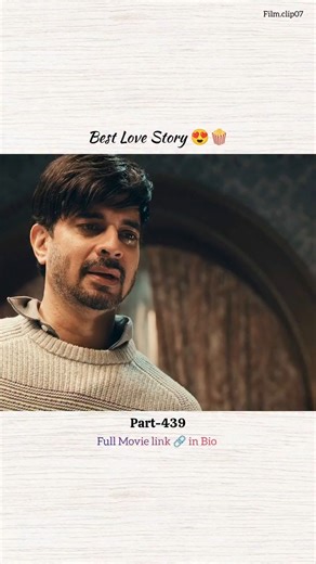 Ridhi Sharma on Instagram: "**Part 439 | Follow for more ❤️❤️ ПОДПИШИСЬ, ЧТОБЫ УЗНАТЬ БОЛЬШЕ √ . . .** **Япония использует пьезоэлектрические плитки, которые превращают шаги людей в электричество.** Эти плитки улавливают кинетическую энергию, создаваемую твоими шагами. Когда ты идёшь, твой вес и движения оказывают давление на плитку. Плитка слегка изгибается, создавая механическое напряжение. Внутренний пьезоэлектрический материал плитки преобразует это напряжение в электрическую энергию. Каждый