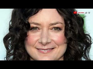 Sara Gilbert Shows Off Her Huge Size In New Photos