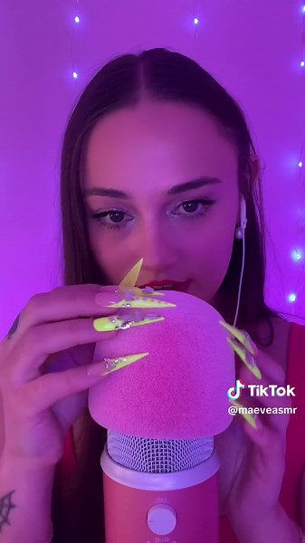 Velvet Bare ASMR Mic Scratching and Cover | Maeve