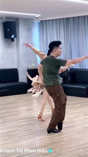 PH_TH nhảy đẹp quá thật đẳng cấp.Coi hoài không chán à.