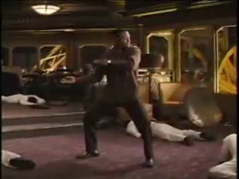 Rush Hour 3 - Chris Tucker Singing "Kung Fu Fighting"