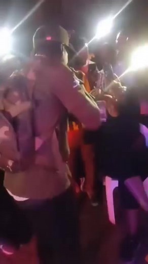 Alien Skin forced to stop his performance prematurely due to reasons yet to be known. | Justice TV