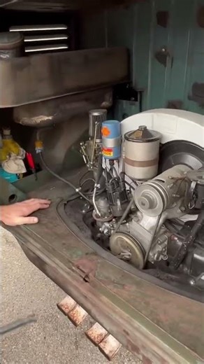 Start Old 1950 vW Micro Bus Hand Crank
