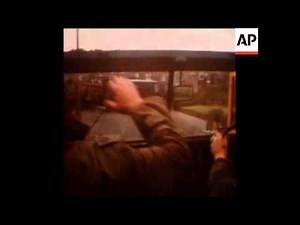 SYND 08/07/72 UDA AND BRITISH TROOPS PATROL NO GO AREAS IN EAST BELFAST