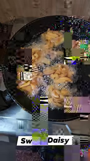 Tip to have a beautiful crack on the lady finger cookie | Sweet Daisy