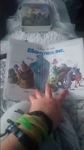 Monsters. Inc (2001 Disney/Pixar animated movie) VHS review (blue, tape)