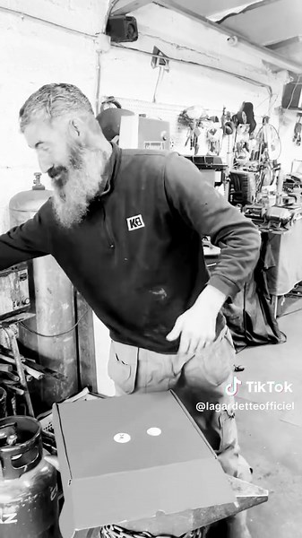 Bérets 100% français : Savoir-faire et personnalisation