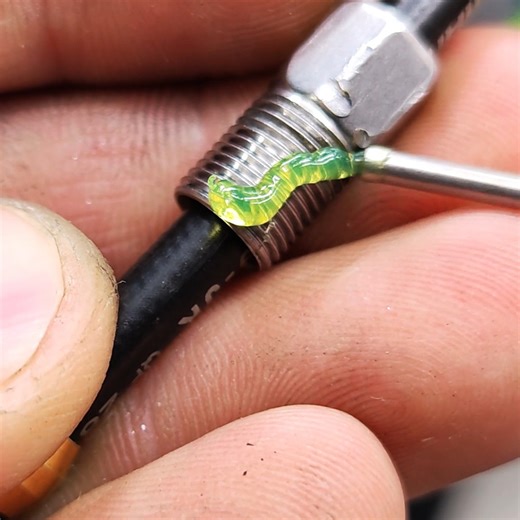 @good.bicycle.service on Instagram: "Assembling a bicycle hydraulic brake Here’s how to assemble a bicycle hydraulic brake system with proper alignment and secure connections. Follow these steps to ensure strong braking performance and long-term reliability. #hydraulicbrake #bikebrakes #bicyclerepair"