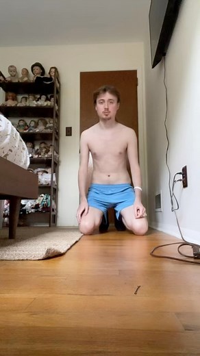 159K views · 459 reactions | Push-up challenge gone wrong  I love embarrassing myself on the internet! This is from a few years ago but I’m pretty sure I’d have the same result even now 藍藍 | Chris Henrie | Facebook