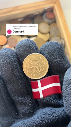 Exploring Denmark's 20 Kroner Coin (1990)