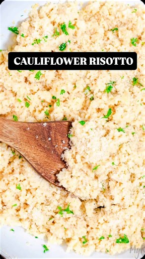 This creamy cauliflower risotto is one of those recipes that just hits the spot. It’s rich, flavorful, and comes together in about 20 minutes, which makes it perfect for busy weeknights. Even without rice, it still has that creamy, velvety texture you expect from a good risotto. The cauliflower rice and a few simple ingredients do all the work, and the flavor is so comforting. You can find the full recipe on my blog ✨ #cauliflowerrisotto #lowcarbrecipes #ketodinner #glutenfree #easyweeknightdinn