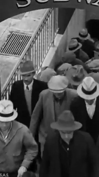 60 Seconds of Charlie Chaplin That’ll Make You Laugh Forever! 🎩😂 | #ClassicLaughs