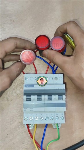 3 phase 4 pole mcb changeover Wiring