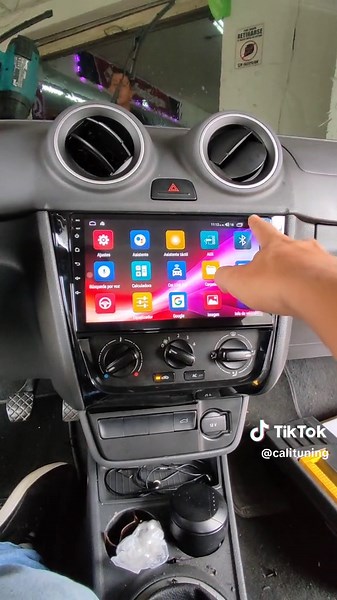 Pantalla Android para Volkswagen GOL 2014. Instalación OEM para mejorar el centro de entretenimiento de nuestro cliente. Pantalla Smart Premium. Procesador Octa Core. Con Car Play y Android Auto inalambricos. #chevrolet #subaru #mitsubishi #honda #mazda #volkswagen #hyundai #pantallaandroid #caraudio #viral #cargadgets #luxurycar