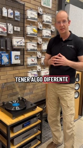 Audiófilo Store on Instagram: "Argon Audio TT-4 MK2: El nuevo estándar del vinilo en 🇨🇴. ¿Buscas dar el salto definitivo al sonido análogo? El sucesor del galardonado TT-4 (Premio EISA) ha llegado para demostrar que la alta fidelidad no tiene por qué ser complicada. El MK2 refina la excelencia con componentes de precisión y un diseño que roba miradas. Por qué es la elección del audiófilo: • Brazo de Fibra de Carbono con Tecnología ATS: Ligero, rígido y diseñado con un Estabilizador de Torsión
