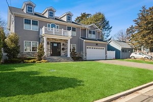 8 Anita Ave, Syosset, NY 11791 - MLS 830551 - Coldwell Banker