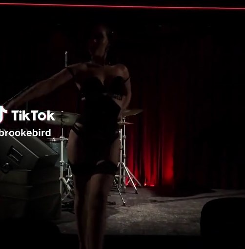 Burlesque Night: Experience the Magic of Performance