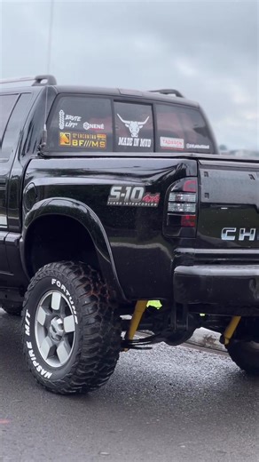 Chevrolet S10 Blackout Overview and Features