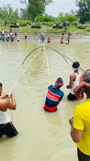 গ্রামের সৌন্দর্য ও মাছ ধরার দৃশ্য