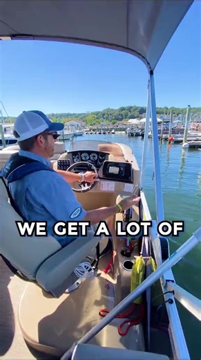 Docking a pontoon boat #boating #pontoons #dockingtips #learntoboat #highlandsnj #bridgemarina Starcraft Marine | Bridge Marina, Inc.