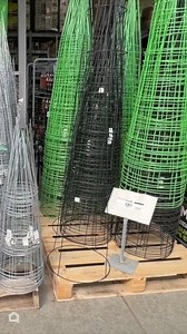 Grab a tomato cage for this GENIUS porch idea! | DIY with Hometalk