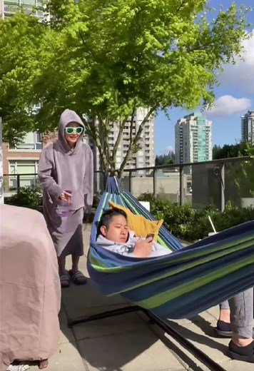 Can you find me? 🫣 #camouflage #comedy #prank | jeenie.weenie