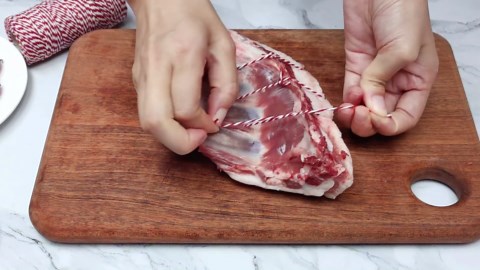 Tenn Well Butchers Twine, 328 Feet 2mm Food Safe Cooking Twine, Red and White Kitchen String for Roasting, Baking, Trussing Turkey, Tying Meat and More