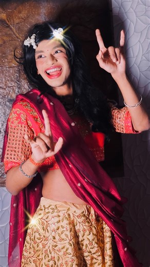 Eklavya Sahani on Instagram: "Reaction ache the?🙈🥰 Maharashtrian sangeet bride, bestie bride look, Marathi wedding sangeet, traditional bride dance, sangeet night vibes, Indian wedding content, bridal glow, Marathi bridal style, best friend as bride, wedding reels India, sangeet performance look #MaharashtrianBride #SangeetNight #BestieBride #MarathiWedding #BrideVibes #SangeetLook #IndianWeddingFeels #MarathiMulgi #BrideToBe #WeddingSeason #BestieLove #DesiBride #SangeetSpecial #ShaadiVibes #