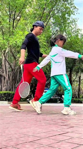 Learn Breakdance Basics With This Move | #shorts #shortsviral #youtubeshortsviral