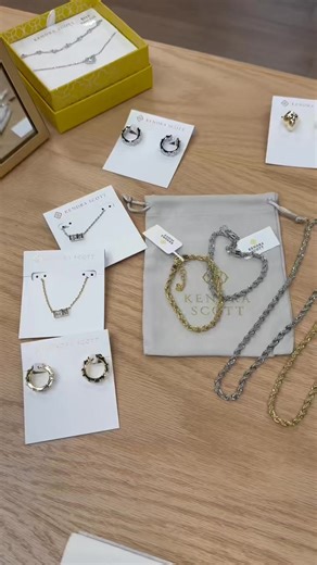 ✨ NEW Kendra Scott!! Just in time for gift giving season ✨ Stop in and check out all these and more! Open Wednesday-Friday 10:00-5:00 & Saturday 10:00-3:00 | Apple Attic Boutique