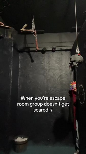 Escape Room Reactions: Humor and Selfies in Surfers Paradise