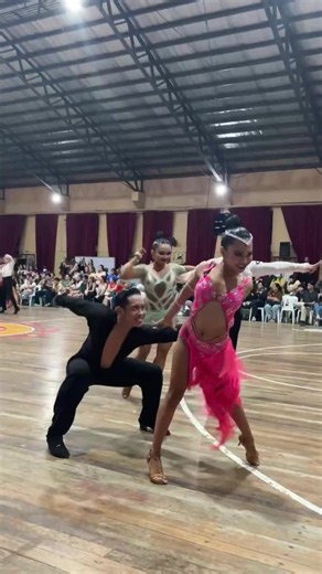 Dongdigidigidong samba dance sport performance for finals round