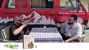 ✅ Vetitë kryesore të Fawar Fruit: Lehtëson fryrjet e barkut – Ndihmon në çlirimin e gazrave të tepërt në zorrë dhe stomak. Neutralizon aciditetin e stomakut – Vepron si një antacid dhe ndihmon kundër urthit dhe djegieve në stomak. Përmirëson tretjen – Lehtëson ndjesinë e rëndesës pas ushqimeve të rënda. Ka efekt të shpejtë – Tabletat eferveshente treten shpejt në ujë dhe përthithen më lehtë nga trupi. Shije e këndshme frutash – Kjo e bën më të lehtë për përdorim, sidomos për ata që nuk preferojn