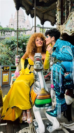 Manège au Paradis 🎠💋 | Paradis Latin