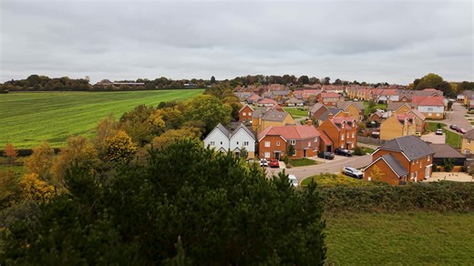 Unsuccessfully marketed by another estate agent for 200 days, the sellers of this Pulborough home asked us for our help. Within just 10 days of full public launch, we've agreed a sale on it. If you're looking to sell your home, please call us on 01798 817257. #kwuk #localestateagent #independentestateagent #Westsussex #pulborough #westchiltington #ashington #coldwaltham #fittleworth #billingshurst #thakeham #storrington | Martin Lundy Estate Agents