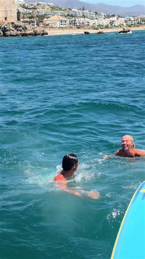BOAT day!!!🐬🌸🐳 #marbella #boatday I would really reccomend ofblu estepona!!! They r incredible✨