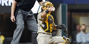 Austin Nola fractures finger, OD status TBD