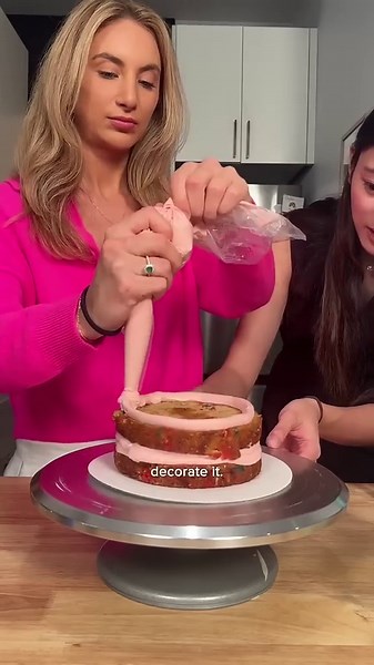 Decorating a vintage Barbie birthday cake with Victoria!