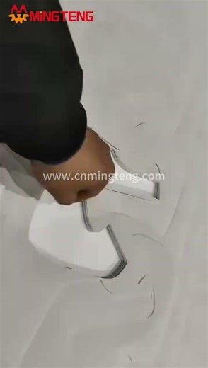 Computer-controlled cutting machine #shoe machine#machine #shoemaking equipment #Mingteng machine