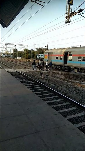 The Mussoorie Express (14041) runs from Old Delhi (DLI) to Dehradun (DDN)