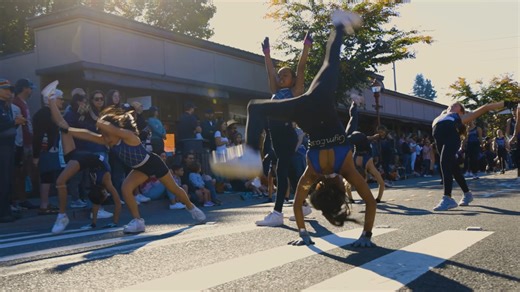 Fifteen days to Salmon Days but who's counting?! 15 days until we celebrate the salmon returning at FISH (Friends of the Issaquah Salmon Hatchery), play in the Field of Fun, find the biggest lemonade possible, and watch as the Dock Dogs jump. Will we see you there? | City of Issaquah - Government