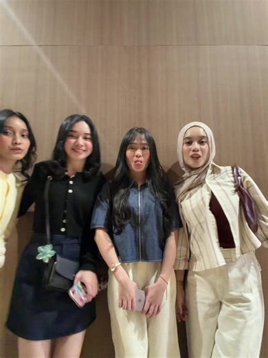 ciaajaa (@ciaaddumpp)’s videos with Amazing by Rex Orange Country - Jake ✰