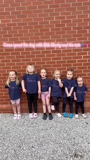 Spend the day with the littlest legs of Liberty🩷🩵 #morrisdancing #dancinggirls #fyp #dancersoftiktok